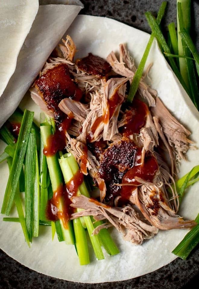 Crispy aromatic duck with pancakes
